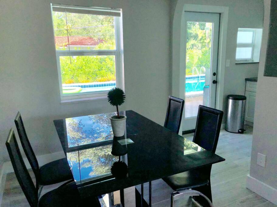 House With Pool, 10 Mins Drive To The Beach! Villa Miami Shores Luaran gambar