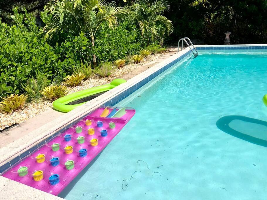 House With Pool, 10 Mins Drive To The Beach! Villa Miami Shores Luaran gambar