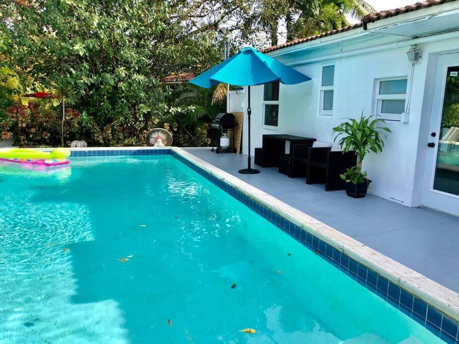 House With Pool, 10 Mins Drive To The Beach! Villa Miami Shores Luaran gambar