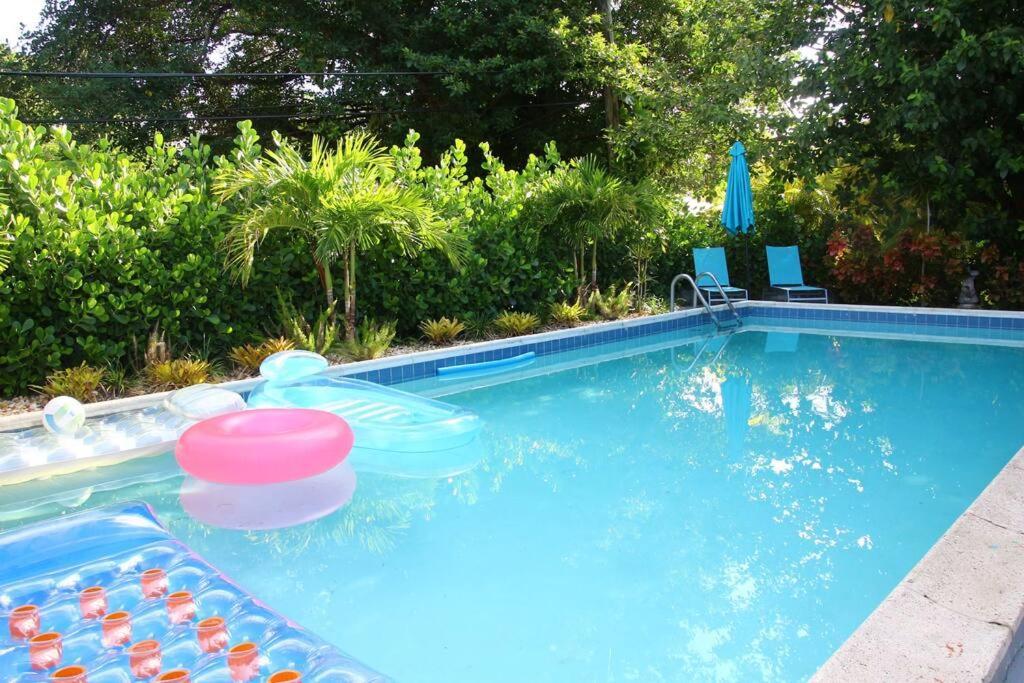 House With Pool, 10 Mins Drive To The Beach! Villa Miami Shores Luaran gambar